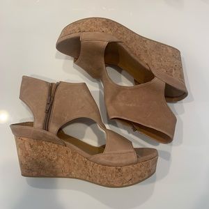 NEW Coclico Max Platform Wedge Sandal Tan
